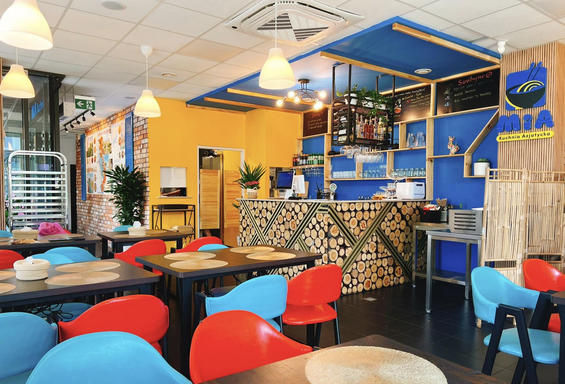 SMAK, KTORY PRZENOSI DO AZJI